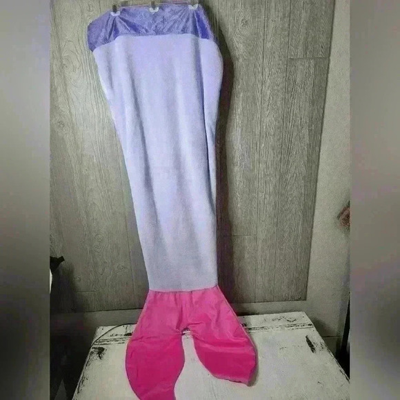 Excellent Preowned  Blankie Tails Unicorn Blanket The Original Mermaid Blanket. - Picture 3 of 6